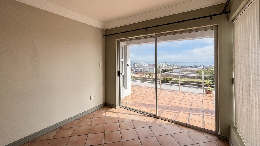 To Let 5 Bedroom Property for Rent in Myburgh Park Western Cape